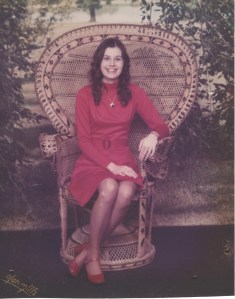 a.dsp.pic.Debbie-sitting-portrait-2400